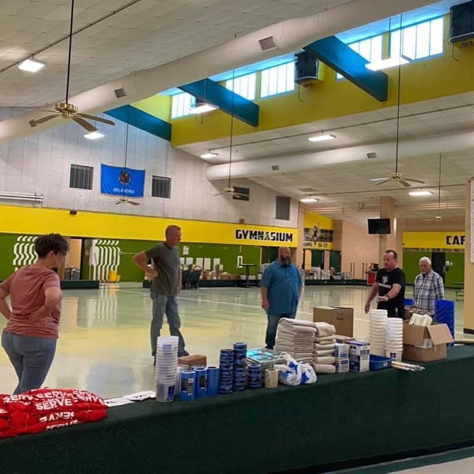 LawtonPS's tweet photo. Exciting things to come for the next school in the #LPSMakeover project courtesy of Lawton First Assembly. Taking place at MacArthur Middle School tomorrow...before and after photos coming soon.
#PPF #WeAreLPS #LawtonPS #SERVEDAY2021 #WeAreLFA #homeofthescots https://t.co/d1HO6FGZRg