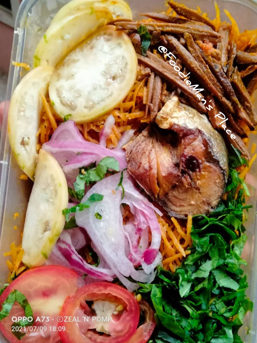 FoodieMansPlace's tweet photo. Every Friday is Foodie Friday at @FoodieMansPlace 

It is the day we deliver Abacha, Fiofio, Ukwa to clients far away from our kitchen.

We sent this to Awka today.

It's the last two slides for us 💃💃💃

For bookings,  07064972321

#FridayVibes #FridayFeeling #FoodieFriday https://t.co/sSZ7dXNMao