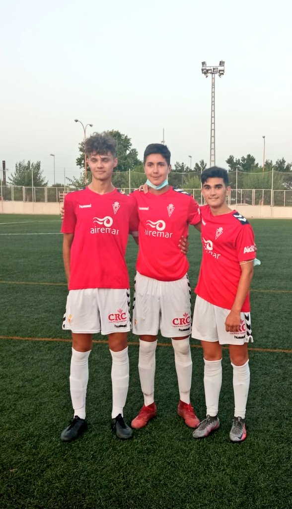 jvm060477's tweet photo. Hoy termina una gran temporada del #AcademiagranaA donde queda patente el crecimiento a través del esfuerzo y la lucha continua de este equipo, quedando patente y demostrado de como se juega y como se compite en el #futbolbase.
Gracias @francolgp y @jarce1090
👍⚽👉🔝🔴⚪ https://t.co/on7UomH5iK