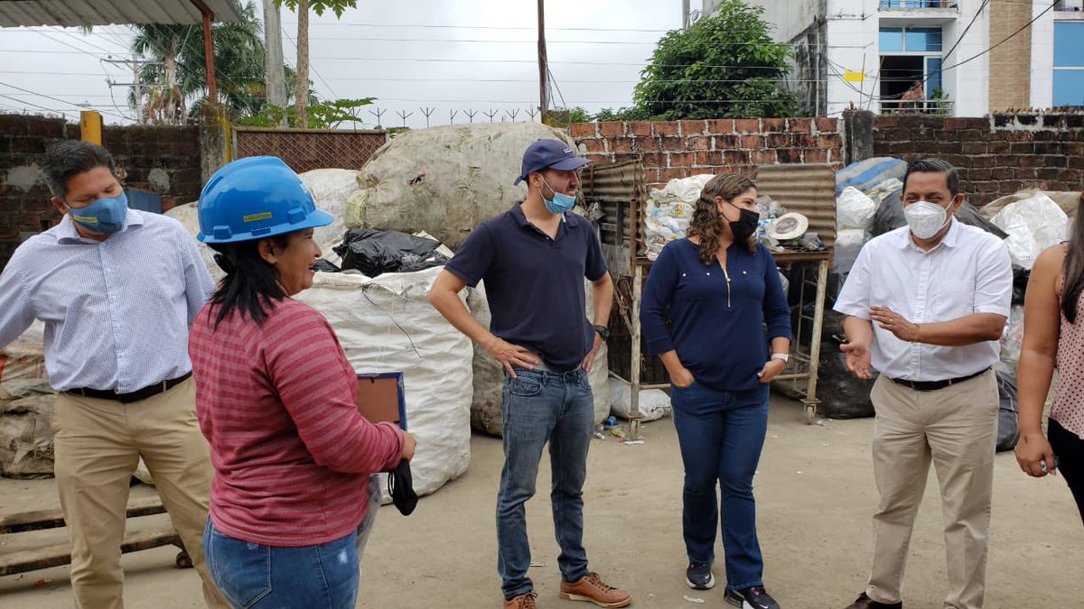 mariuvillacres's tweet photo. Visitando a Jenny, una mujer emprendedora del reciclaje ♻️ parte de #Novared Si todos tuviéramos su energía y amor por lo que hacemos otra sería nuestra realidad 💛💙 #Novacero #elacerodelfuturo #economiacircular https://t.co/XrhYi1l25P