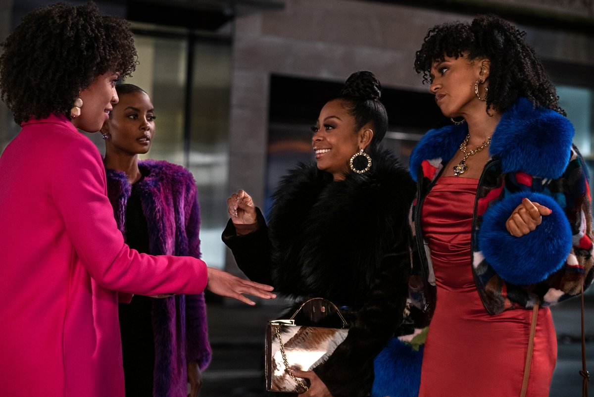 runtheworldtv's tweet image. Last week's cliffhanger had us like. 🤭 You won’t want to miss the season finale of #RunTheWorld Sunday on @STARZ.