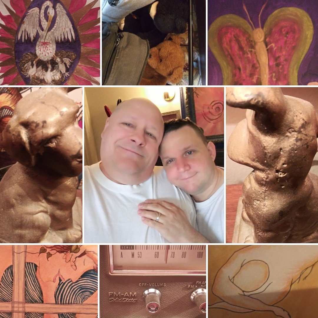 DaddyAndCub's tweet image. TGIF, EVERYONE! :)

Out we go for one last time, before we hunker down for the weekend. Lots of eating and sleeping till Sunday, when we must make sure chores are done and get ready for next week. 

Hope your weekend is a good one, and you get all the R&amp;amp;R that you need.  :-)