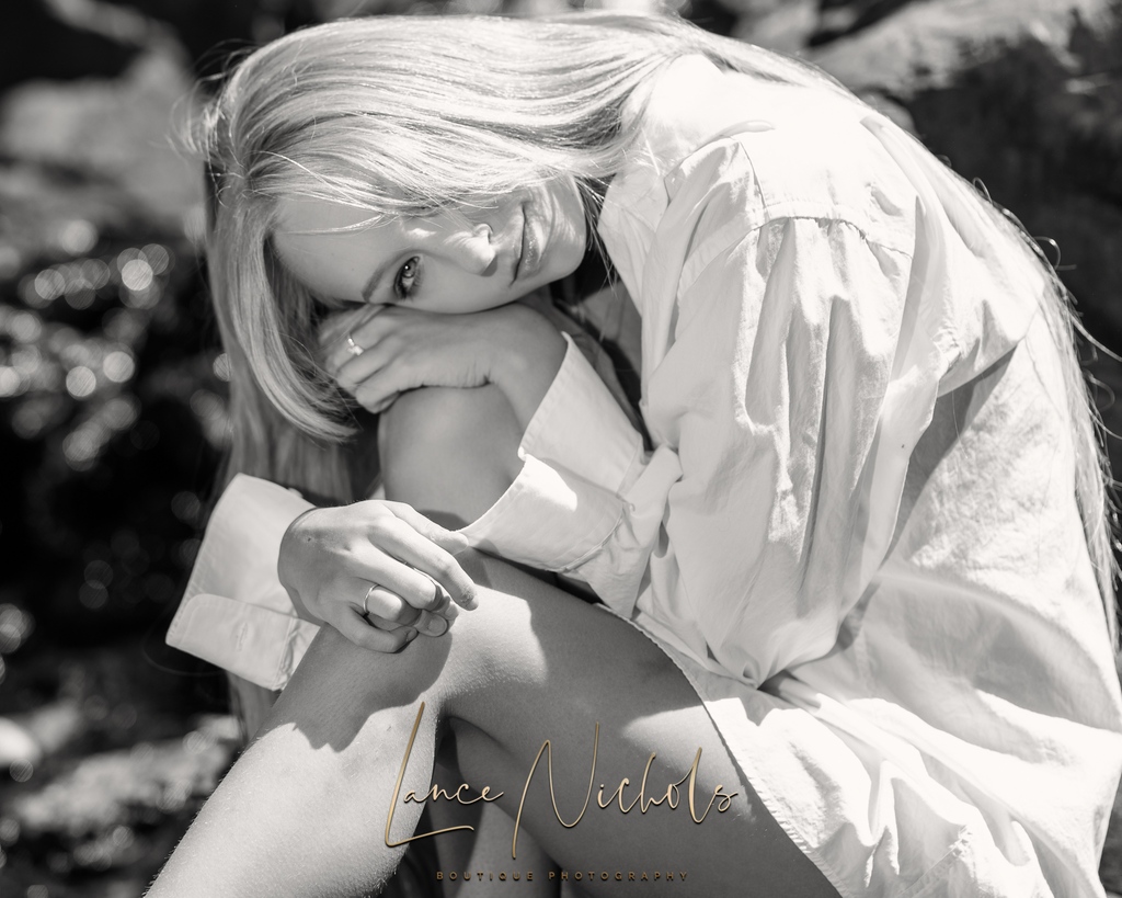 This totally feels like a #BondGirl moment. Is Olivia ready to help Bond save the world as Mary Goodnight, maybe?⁠ #JamesBond #whiteshirt #bikini ⁠
⁠Model: @arealcanadianbeauty⁠
#bikinis #fashion #wlyg #model #torontophotographer #swimwear #teengirls #beautyphotographer