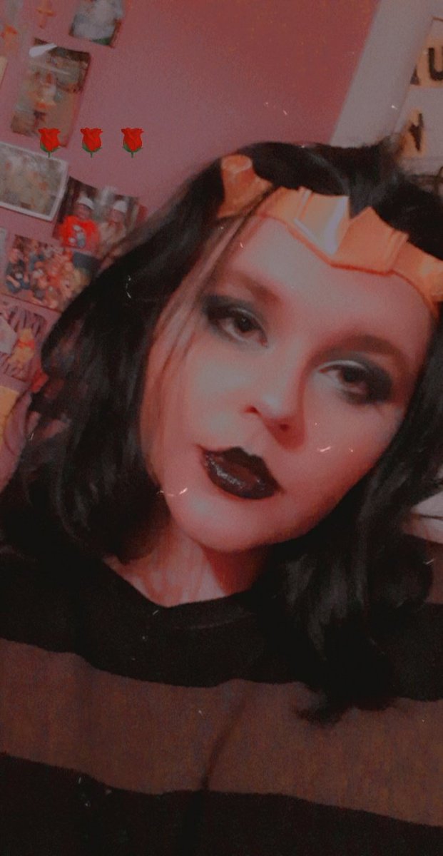 perfidiousleper's tweet photo. ||: hey i'm sylvie and i do nothing but fuck around w my loki horns https://t.co/g3vdOnGJSI