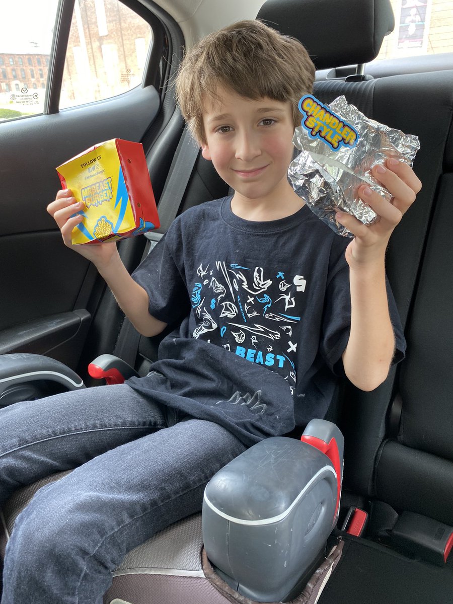 be4yourii tweet media