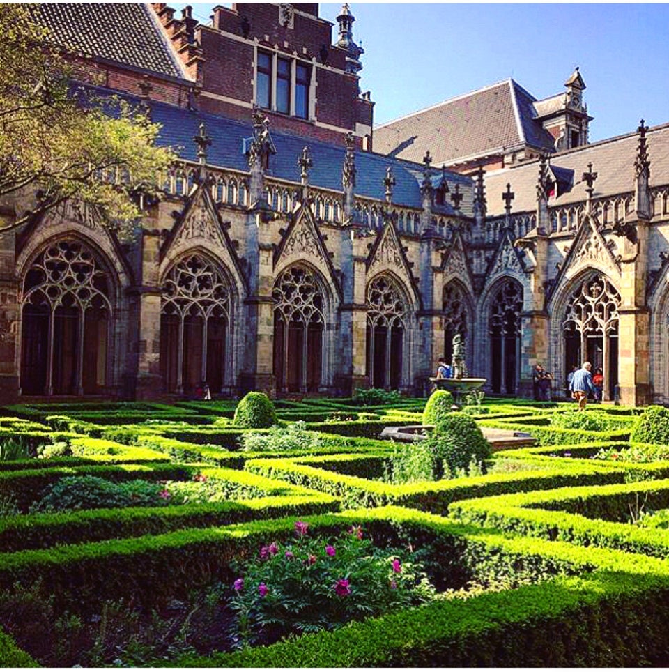 PhD position in differential equations and branching processes at Utrecht University

uu.nl/en/organisatio…