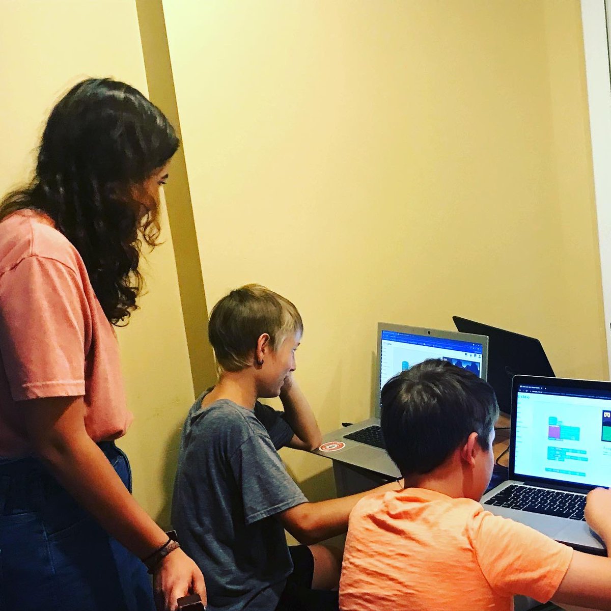codec3d's tweet photo. Our wonderful instructor Karla teaching a small in-person summer class. Boy, have we missed this type of face to face interaction with kids! Create a VR game and learn coding from experienced and fun instructors this summer. https://t.co/FJ9uAeCunv #summercamp #VRcoding #stem https://t.co/m1ESdTpM9B