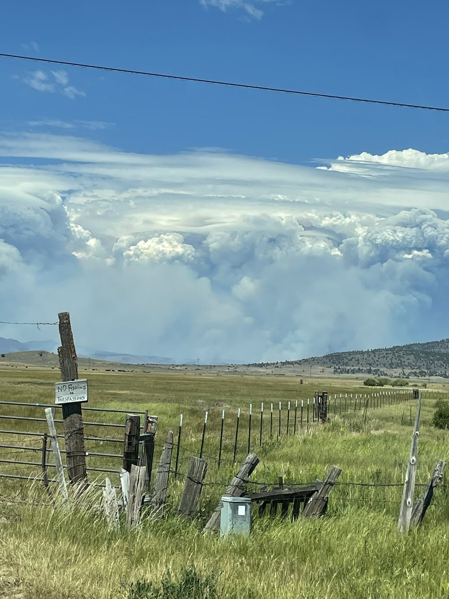 NorCalFireScan's tweet image. I’m no expert but it looks like that column just went bye bye. Scary what must be happening on the ground

#BeckwourthComplex  #cafire #CAwx