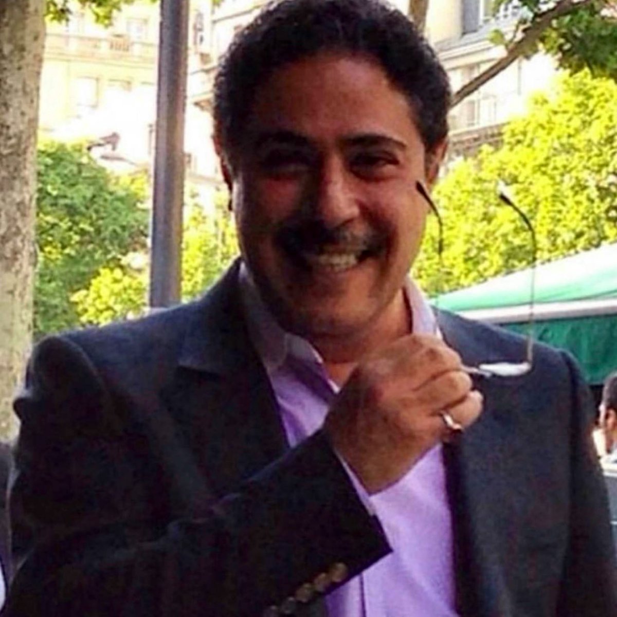 10/7/2020م

مرت سنة على وفاتك ومازالت قلوبنا مفجوعة برحيلك..

اللهم إن الفقد جمرة لا يخمدها بعد رحمتك إلا الصبر، يارب أمسح على قلوبنا مسحاً يزيل وجع الفقد، اللهم إرحم والدي #عبدالله_بن_ابراهيم_آل_الشيخ بعظيم افتقادنا له ووسع قبره بنعيم لايفنى وأجمعنا به في الفردوس يارب العالمين