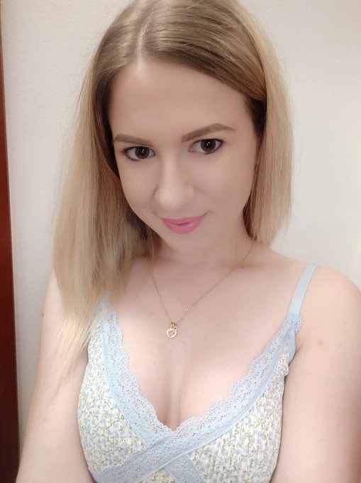 I am online on Chaturbate. Come to say hello 😘 https://t.co/9gg3Upx4vK<a href="/tag/mvsales"class="tags"><span>#mvsales</span></a>