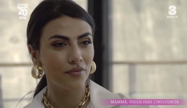 cmqfranci's tweet image. piango ogni volta che la vedo in tv, è proprio il suo posto 💗 

#Venti20Vol2 #giuliaxtv8