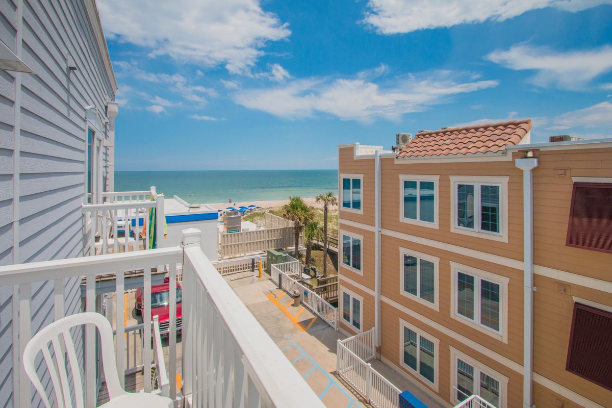 SeasideAmelia's tweet photo. This is our favorite place on Earth, and we think you'll love it too! 💙 #AmeliaIsland https://t.co/URTM3H0Bv8