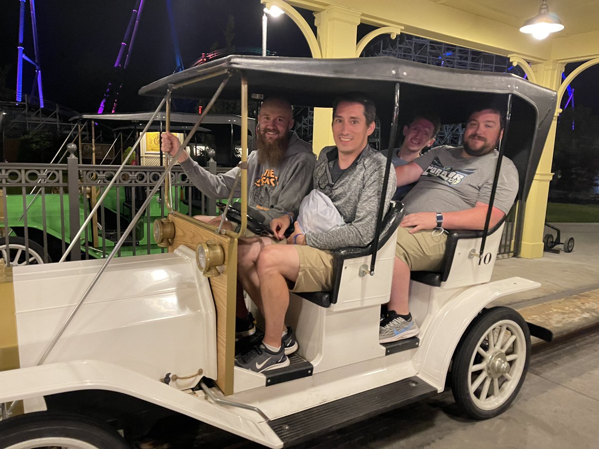 FUNFoodBlog's tweet photo. Four @Coaster101 members jam into an old fashioned car; what ensues is that which makes #Coasterstock the best! #KingsIsland https://t.co/5Jq1Fc6DU1