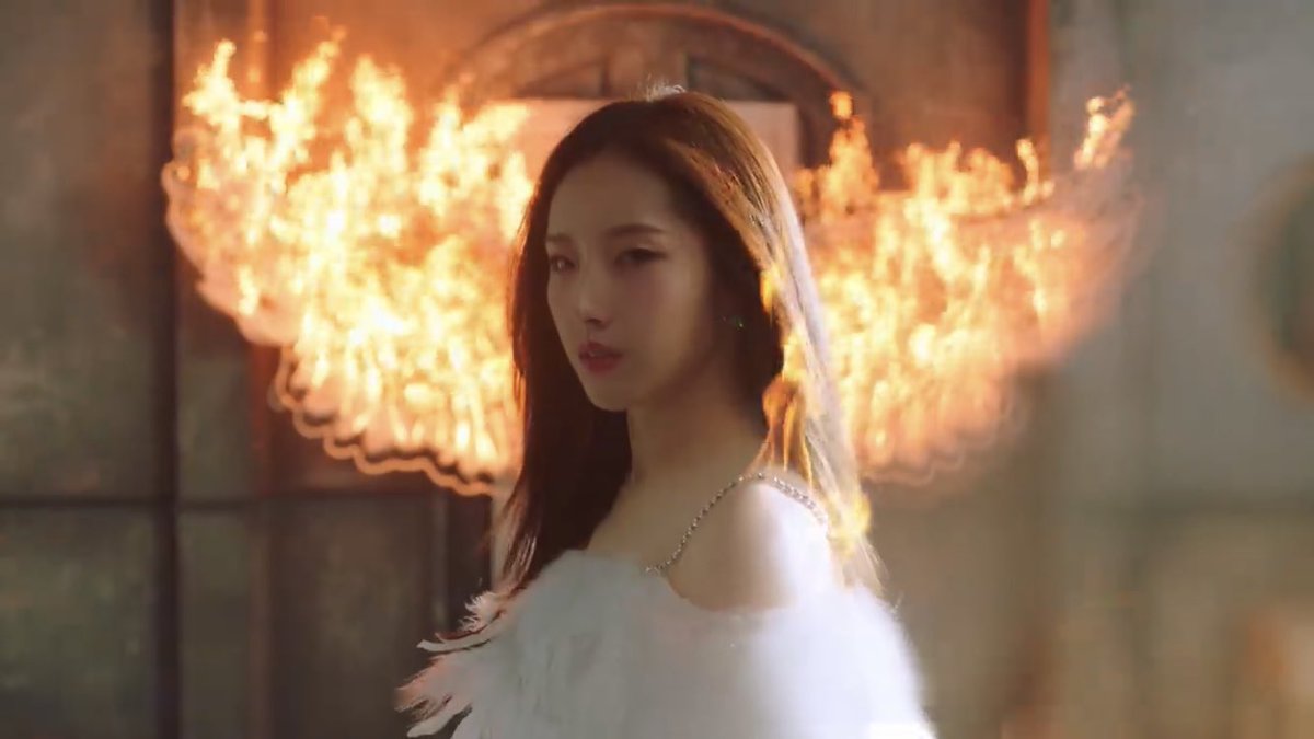 LOONAGEDDON's tweet photo. Sneak Peak of my next theory https://t.co/let0a8HnRE