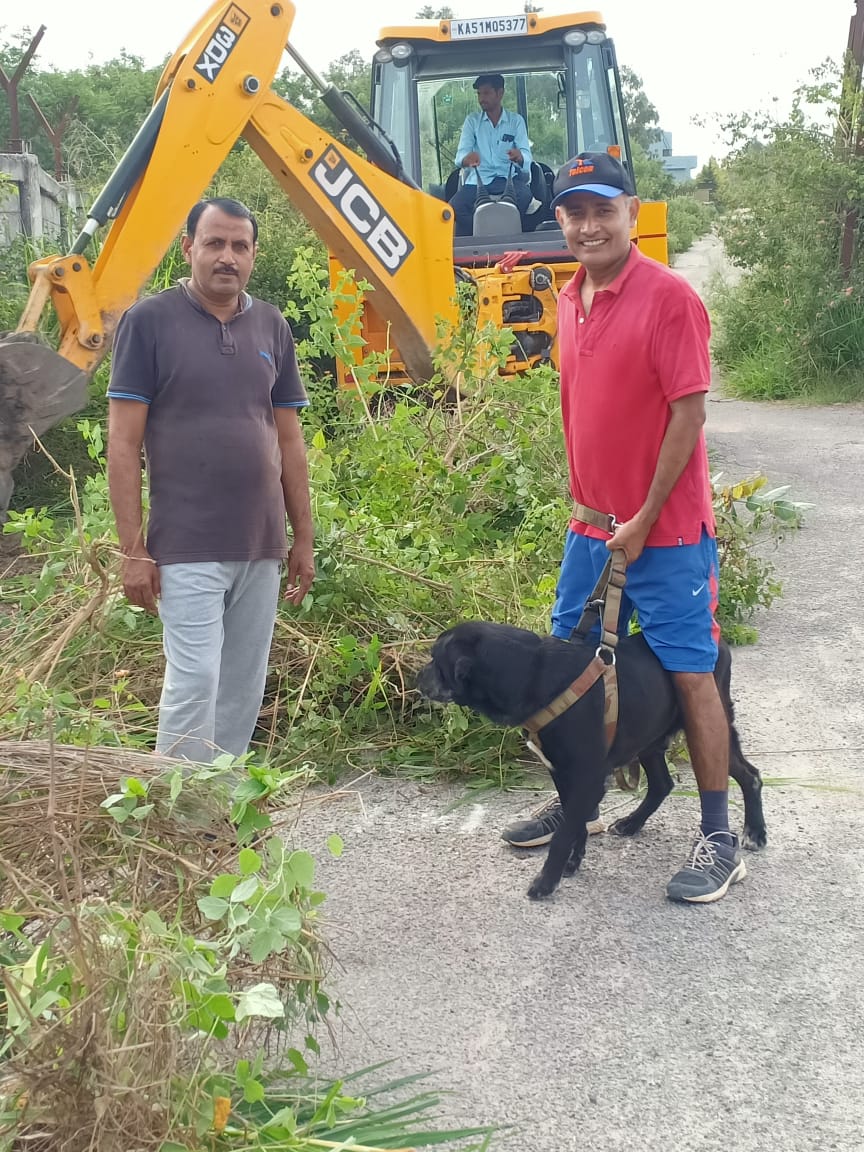 iamkumar_amit's tweet photo. 4th July 2021 -Team SWAR - Towards Clean &amp; Green Begur - Before &amp; After @beautifulbegur @thebetterindia #SwachhBharat @bbmpcommr https://t.co/Da74TQZKz8