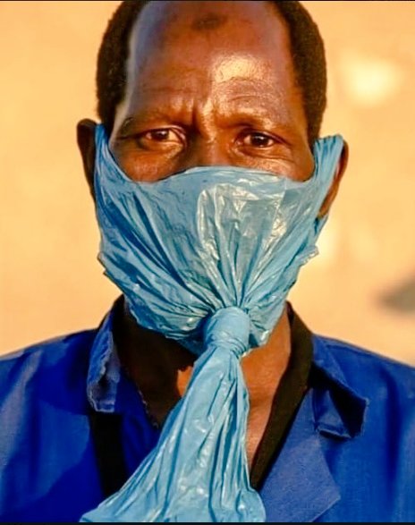 sybelmartinez's tweet photo. Nominada a la foto del año. Pobreza  y coronavirus. Johannesburgo, Sudáfrica.
Autor: Themba Hadebe https://t.co/a9j6684Onx