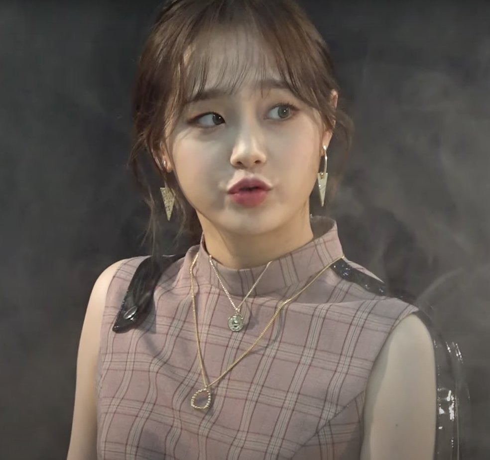 Chuu pics ♡ tweet media