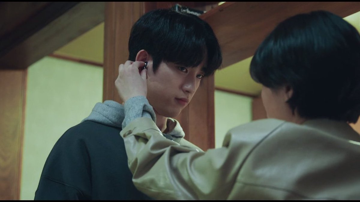 hicassano's tweet photo. they were already acqainted in a previous drama? that explains the cute friendship

#Jinyoung #Gyuyoung #TheDevilJudge ⚖️ https://t.co/TKhZeLQdQ2