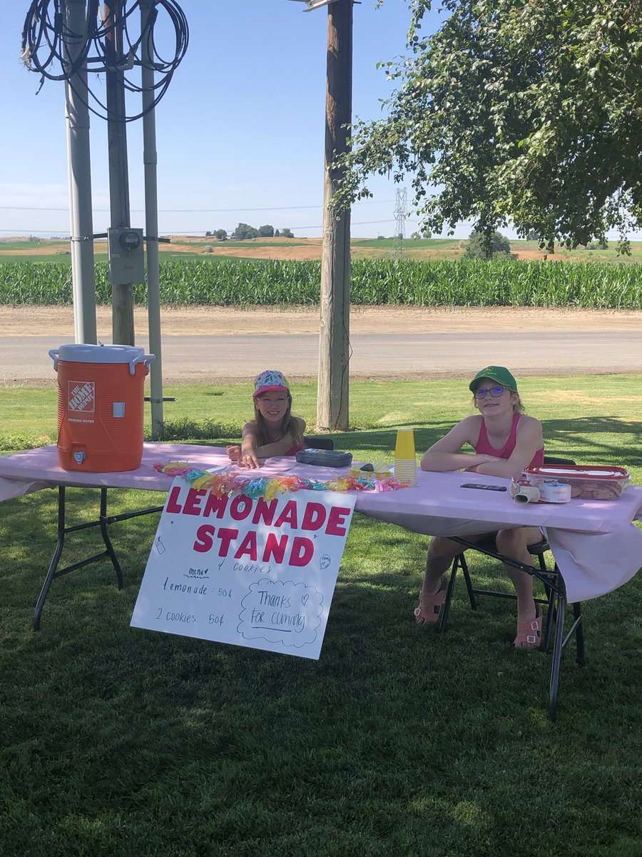 JasonBroberg's tweet photo. Girls wanted a Lemonade Stand today. Parked them at the seed plant scale entrance. They enjoyed it. Until I deducted the “costs” out. Teach your kids the reality. #dickdad https://t.co/z86mawEH3T