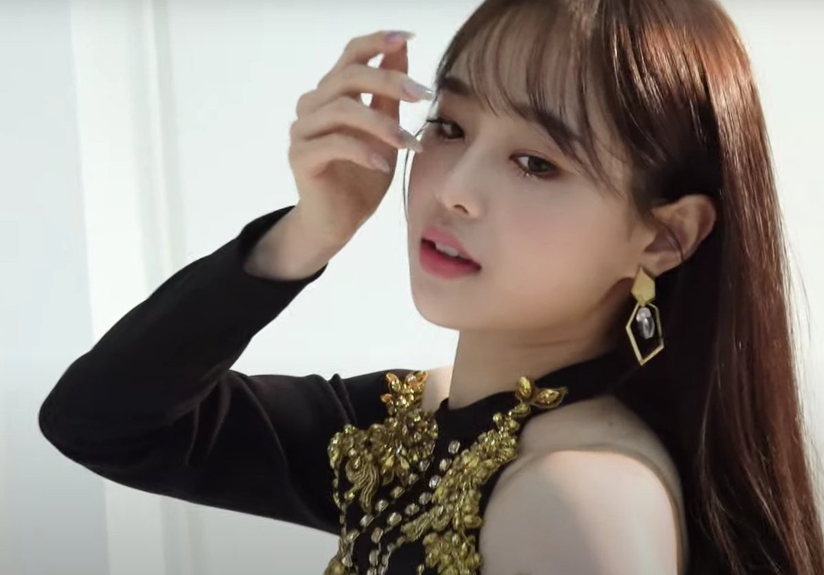 Chuu pics ♡ tweet media