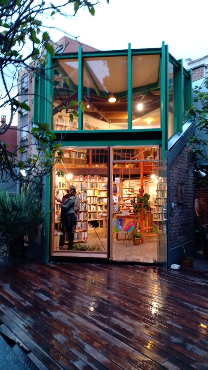 platadiez's tweet image. Mi nueva librería favorita en Bogotá, se llama matorral, queda por el ParkWay y tiene un ambiente espectacular !!