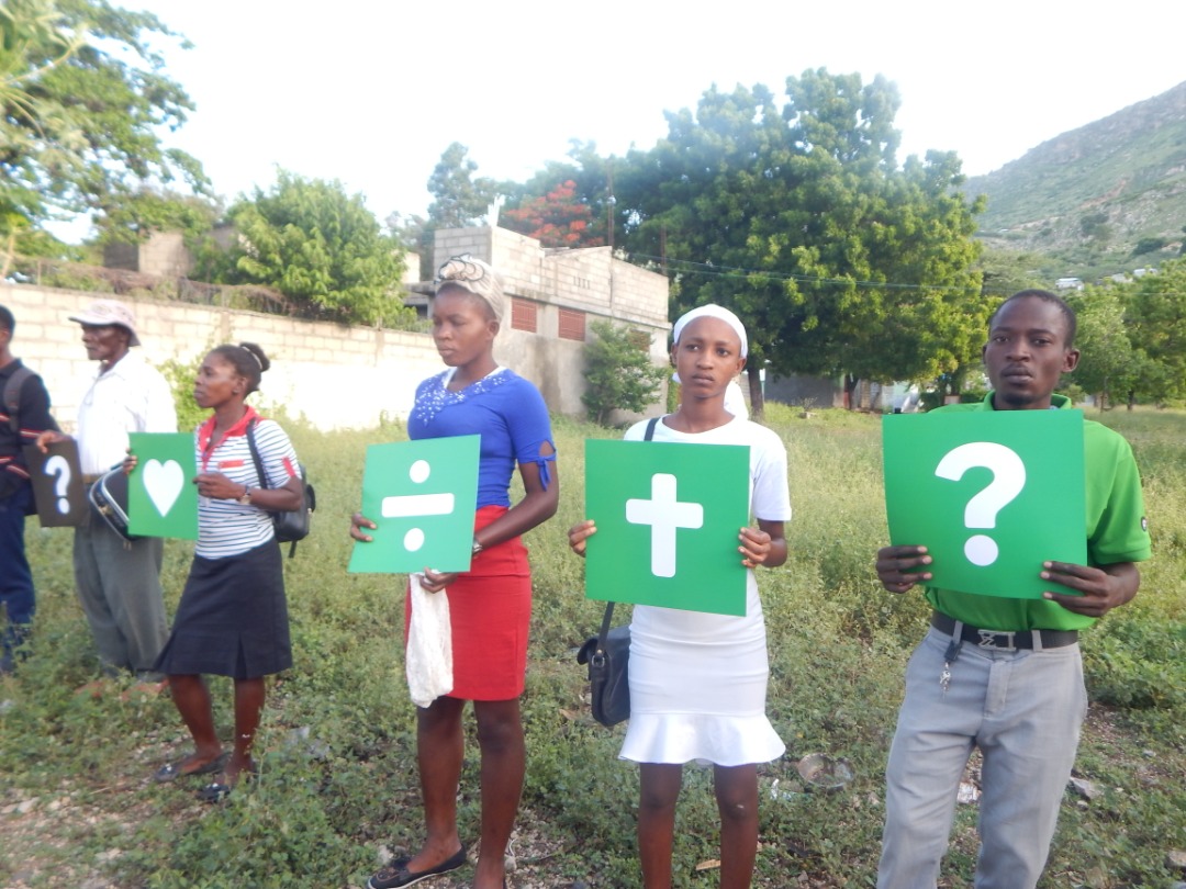 GO_Out_Day's tweet photo. The Four Symbols now in Haiti. We will mobilize the entire region with Gospel of Christ !!!!!  - Rev. Daniel Oscar, GO Dominican Republic Coordinator 

Pray for Haiti! https://t.co/j0ztinHivx