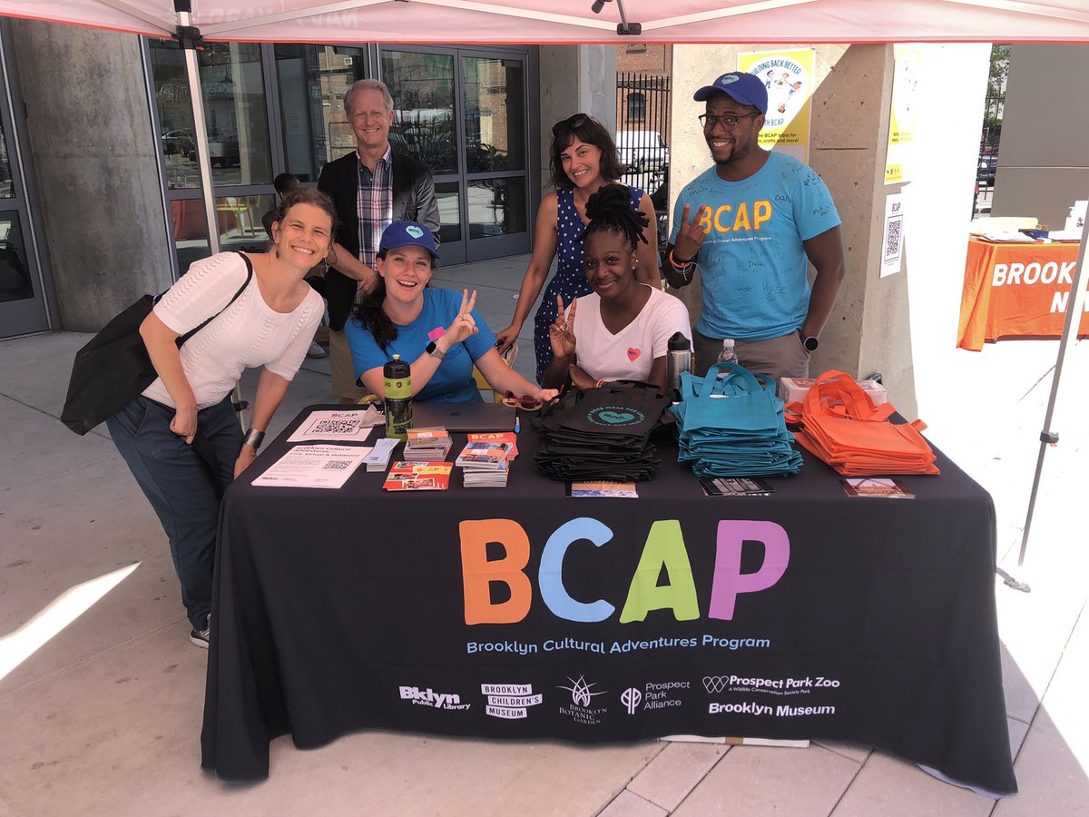 TurnstileTours's tweet photo. Such a fun day @BklynNavyYard of #BCAP scavenger hunts, stories, & drawing with Jackie Meier, Woodside Press, @ohtruth @BKLYNlibrary & many local families & kids! Thanks to all! #familyday #brooklynnavyyard #building77 #grateful https://t.co/8wvuQ1Ut6S