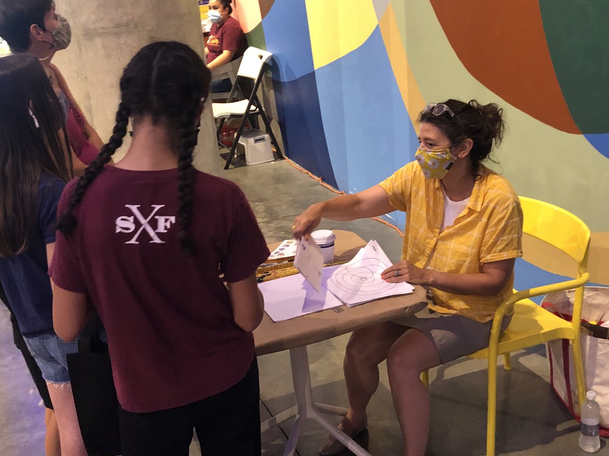 TurnstileTours's tweet photo. Such a fun day @BklynNavyYard of #BCAP scavenger hunts, stories, & drawing with Jackie Meier, Woodside Press, @ohtruth @BKLYNlibrary & many local families & kids! Thanks to all! #familyday #brooklynnavyyard #building77 #grateful https://t.co/8wvuQ1Ut6S