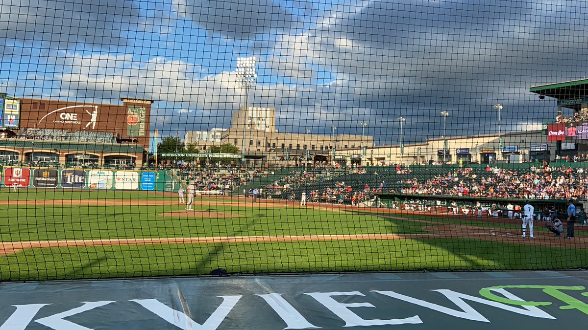 bigpoppa514's tweet photo. Still riding that baseball high with the @TinCaps and @LCCaptains at @ParkviewField tonight! #GoTincaps #DTFW @Padres https://t.co/pDVJzUhxri