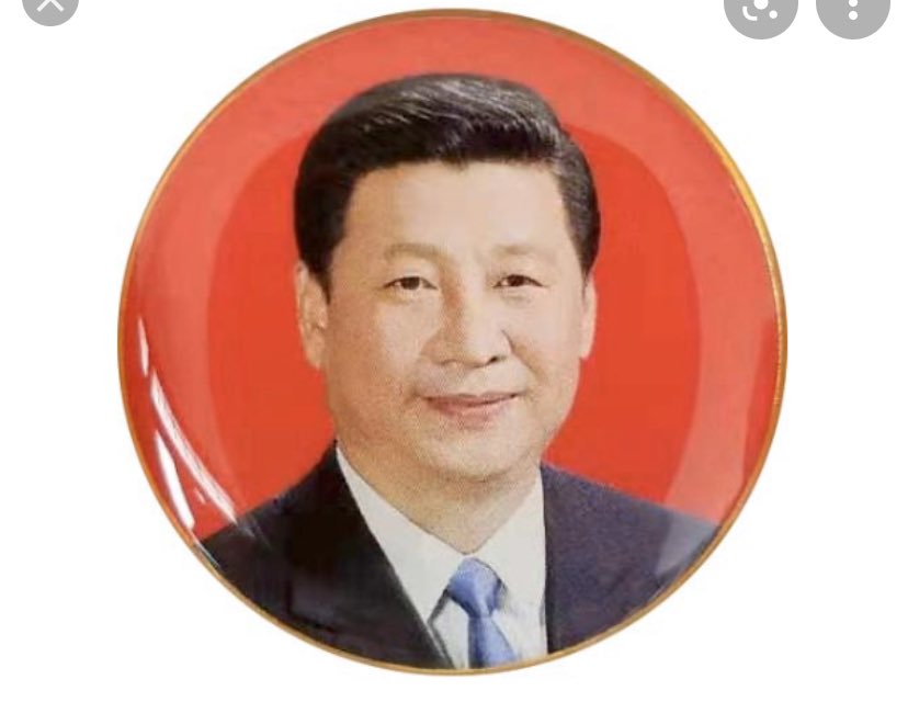 KUI__YANG's tweet photo. 有没有哪个公司在加班加点赶制习主席像章？
中国社会“鬼打墙循环模式”正式重启，倒退六十年。 https://t.co/U4ihf8Sa0Y
