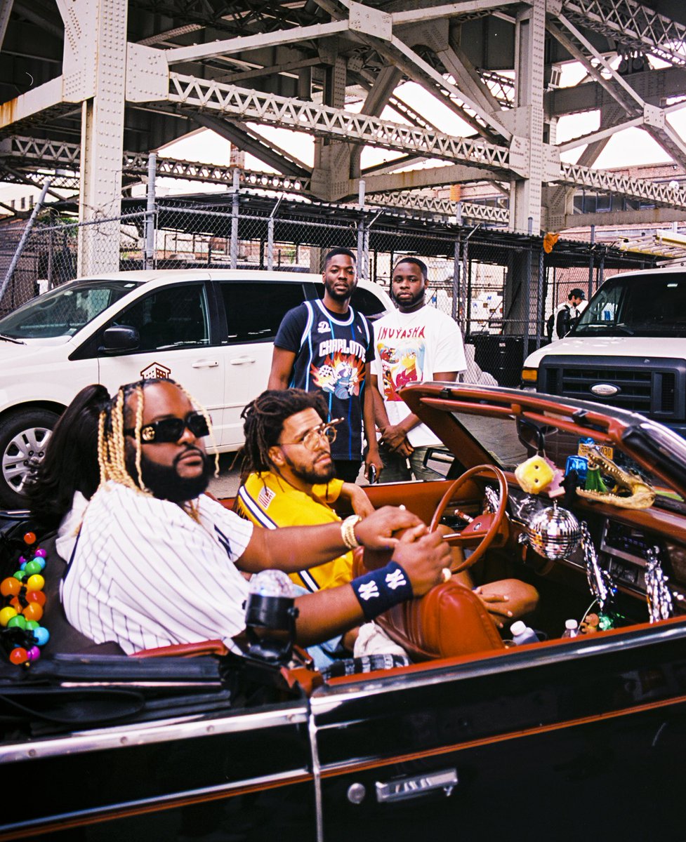 SupremeDreams_1's tweet image. Hardest picture ever Fr 🔥🌎