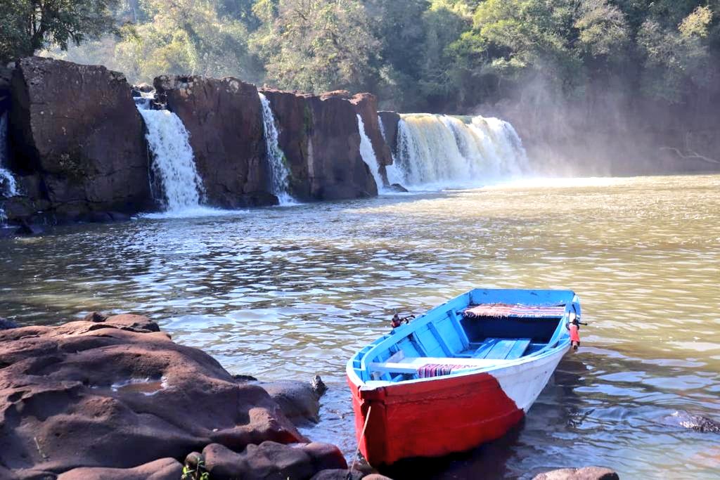 Senatur_Py's tweet photo. 🙌🤩🍃🏕🏡🌱🌊🇵🇾✅ Saltos del Tembey: un paraíso en #Yatytay
El Parque Ecológico Salto del #Tembey es un atractivo natural de 22 hectáreas que se sitúa en la ciudad de Yatytay, departamento de #ItapuaFM. Está situado a 130 km de #Encarnación, y a 10 km del centro de Yatytay. https://t.co/FmCOJmusGT