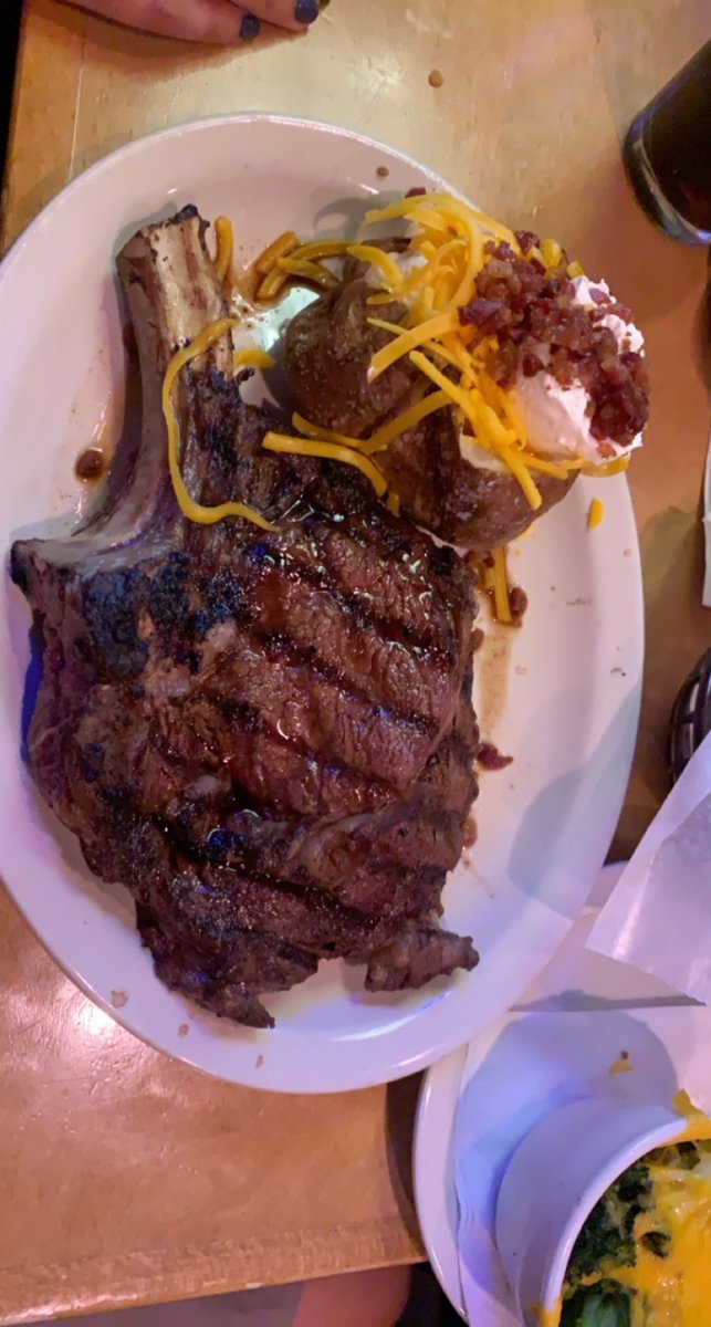 dylan_bing138's tweet image. Yo @egoldie80 you talked me right into the rib-eye this week brother.  Gotta give props to @texasroadhouse though.  #Eventuallyillbeaman #Not40 😂😂