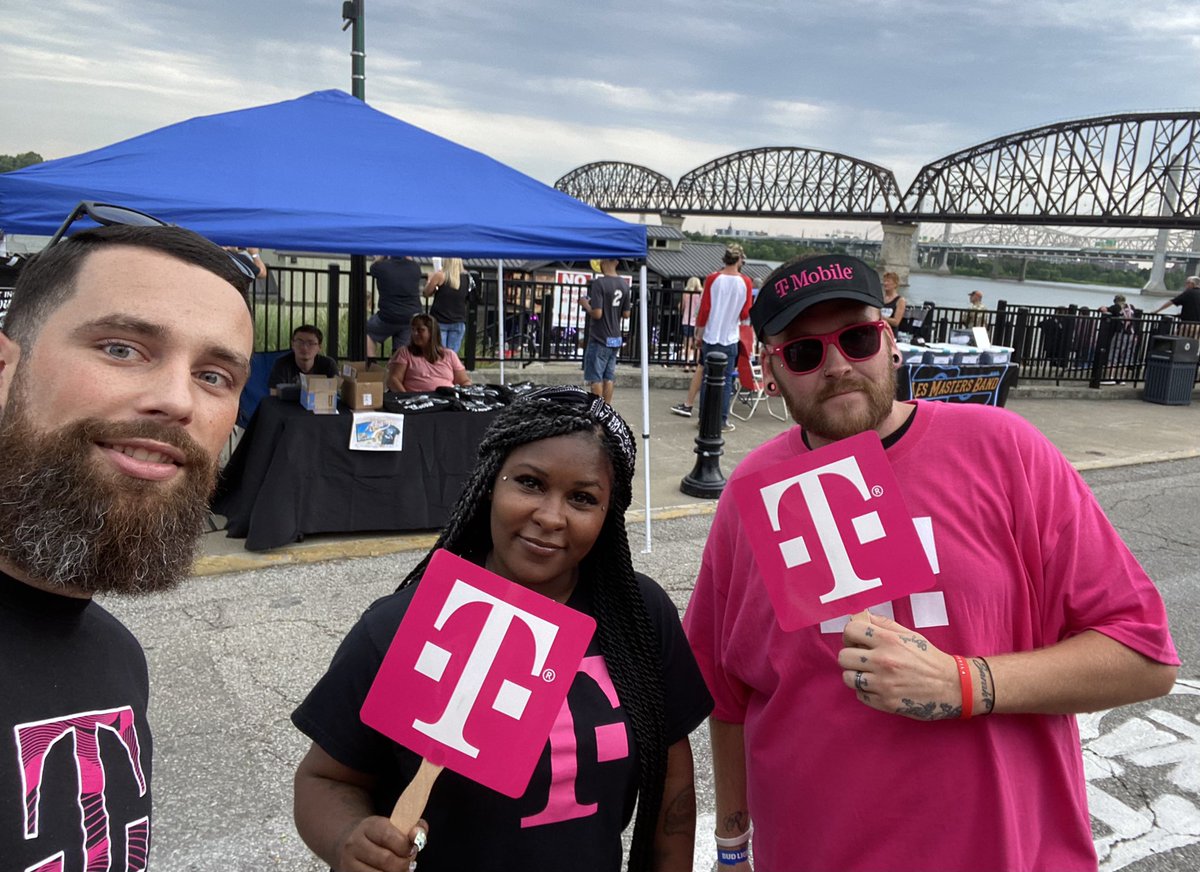 Starting the weekend off with some fun at Jammin’ in Jeff at the River Stage! #TMobileGoesLocal #JamminInJeff