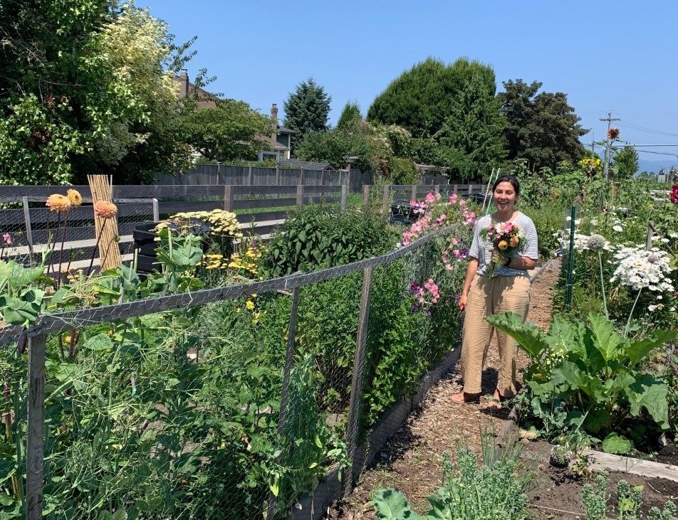 TheRichmondNews's tweet photo. Richmond food group defends community garden's appearance https://t.co/qoYCqLiJ7o https://t.co/XBPFBErF8Z