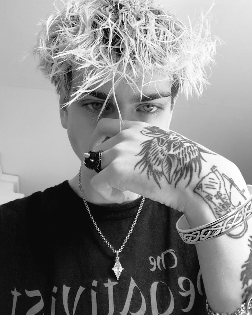 ㅤ #. 𝙁 𝙐 𝘾 𝙆  
ㅤㅤ ㅤ 𝙔 𝙊 𝙐 .#
 ㅤ ㅤ