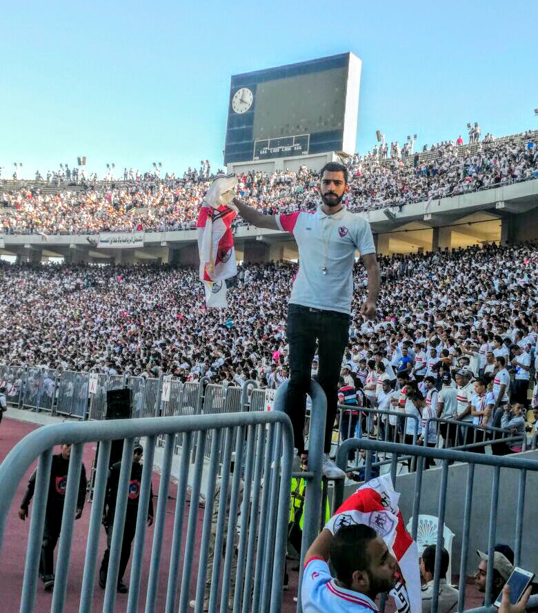 Mo7mdKhalifa's tweet photo. جمهورك فى ضهرك
هتفضل انت اول كل شئ واخر كل شئ 
زمالك حتى الموت #zamalek_african_century_club https://t.co/3ovA2Uzfq3