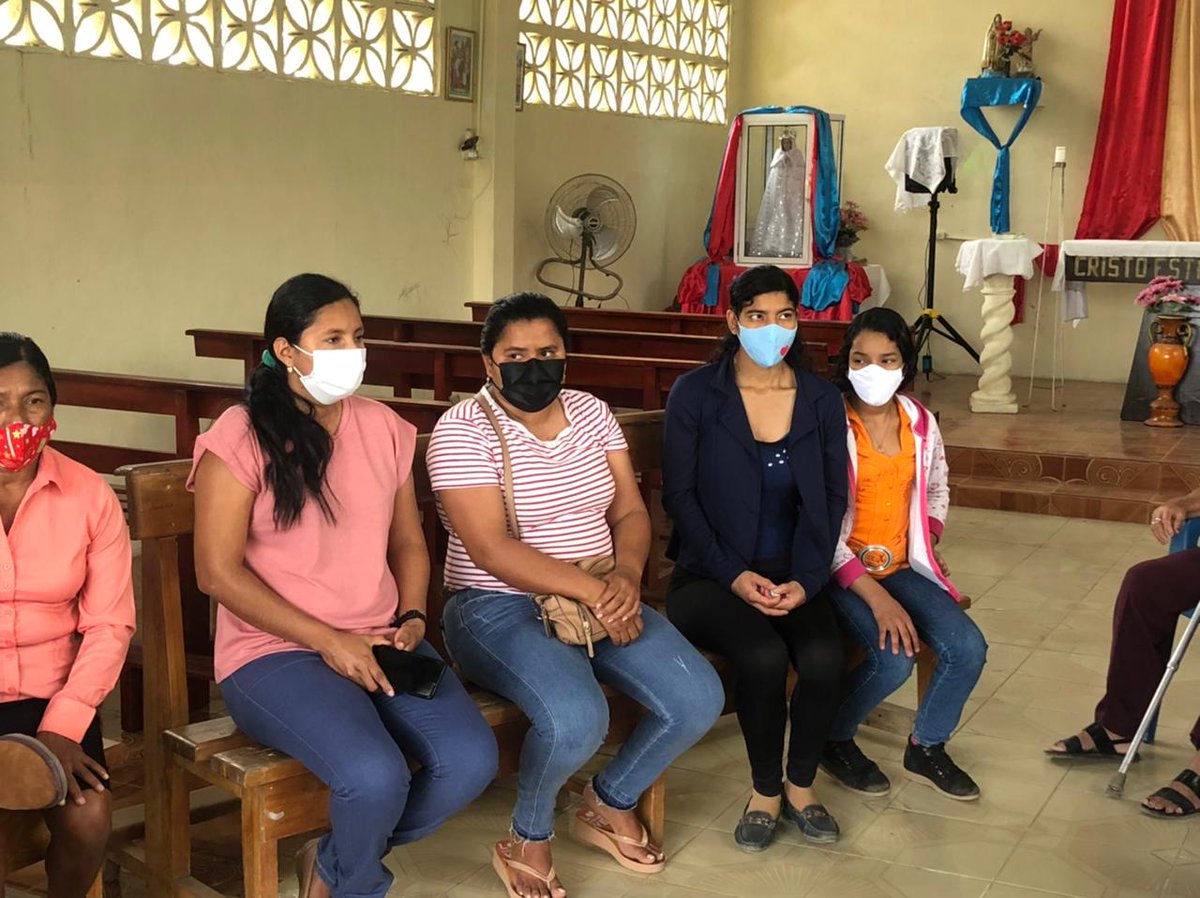 alcaldiabbhy's tweet photo. Esta tarde el alcalde #Babahoyo, @DrCarlosGerman1, se reunió con habitantes de los recintos #LaAngela, #Angela2, #PozaDeMate, #LaPaz y #LaVictoria, con el fin de conocer de cerca las necesidades de estos importantes sectores pertenecientes a la parroquia #Pimocha. https://t.co/YPxFS0e6QU