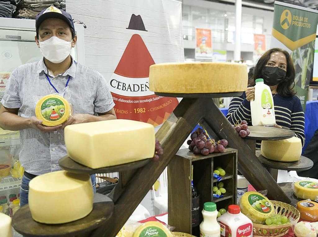 alcaldiagye's tweet photo. ¡Inaugurada la Primera Feria del Queso Guayaquil 2021!
Desde hoy hasta el domingo 11, los guayaquileños tendrán la oportunidad de asistir a la Primera Feria del Queso en el Centro de Convenciones. https://t.co/wdr40iFhFV