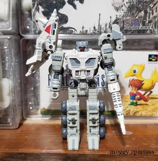 MoggyZpartuss's tweet photo. Ractonite Transformers: (KINGDOM)
WFC EARTHRISE, Fasttrack customized as the Predacon Ractonite in Pre Earth mode, here with Kingdom counterpart. #ractonite #predacon #fossilizer #warforcybertron #kingdom #preearth #altmode #toycustom #customtoys #toycustomizer https://t.co/3v8wivfSKp
