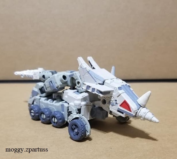 MoggyZpartuss's tweet photo. Ractonite Transformers: (KINGDOM)
WFC EARTHRISE, Fasttrack customized as the Predacon Ractonite in Pre Earth mode, here with Kingdom counterpart. #ractonite #predacon #fossilizer #warforcybertron #kingdom #preearth #altmode #toycustom #customtoys #toycustomizer https://t.co/3v8wivfSKp