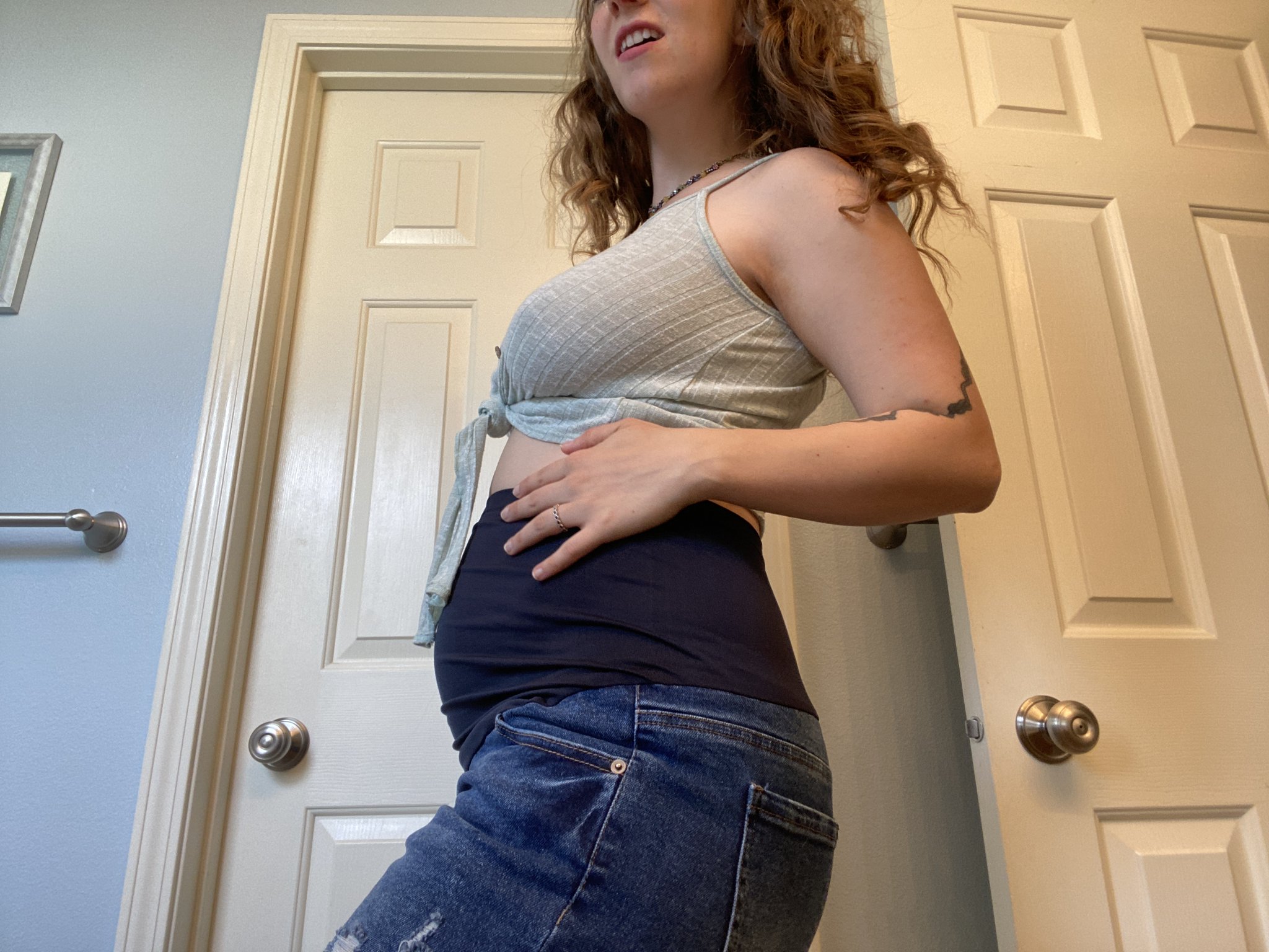 Harper the Fox🦊 Top 1.2% OnlyFans on Twitter: "Do you think pregnancy