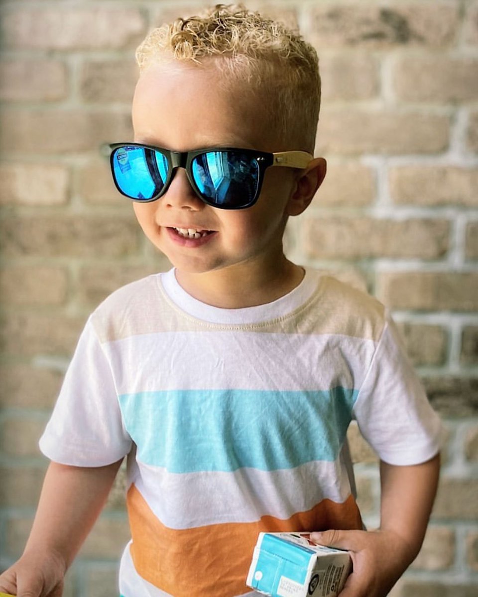 Anyone else want to go into the weekend looking this good? 💯✋
Check-in to your local Shop through the link in our bio or on our app!
#FreshCutFriday

Reminder❕ 
For ages 11 and under, we offer a soon-to-be-man haircut