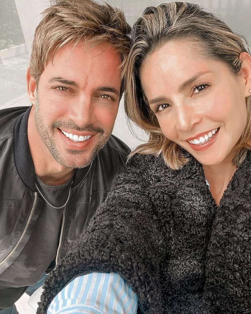 Telemundo's tweet photo. ¿List@s para ver este par? 😱😍 Acompaña a @willylevy29 y @CVillaloboss en otro impactante capítulo de @CafeConAroma_ a las 10PM/9C. ¡No te imaginas lo que pasará! #WatchNow https://t.co/dwsWlAJGVI