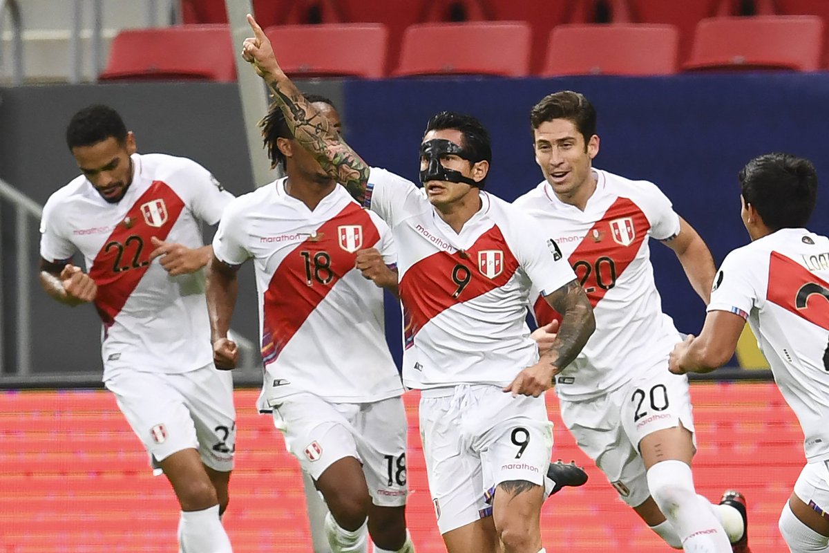 VarDelFutbol_PE's tweet photo. ¡CABEZA EN ALTO! 🇵🇪👏🏼

La blanquirroja cayó por 3-2 ante Colombia 🇨🇴 y se quedó con el 4to lugar de la #CopaAmerica. https://t.co/7nFTP2CWjv