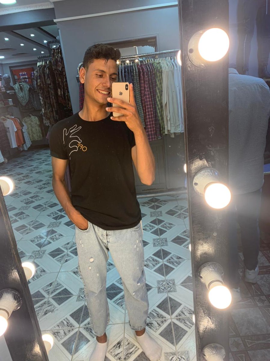 "لا اهتم برحيلك لاني واثق انك لن تجد من يُشبهني في حياتك مرة اخري.."