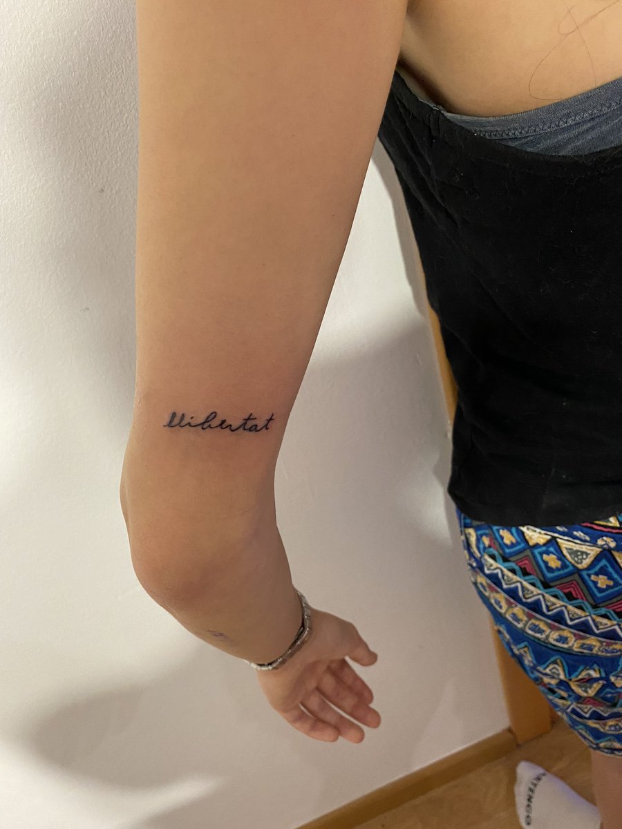 mariaorteu22's tweet photo. nit de tatuatges pels amics! gràcies per deixar-me practicar amb vosaltres❤️🤩 https://t.co/JNqSDuLvGe