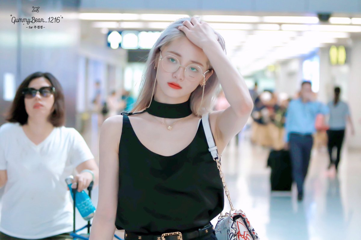 ⠀ ⠀ 
 
⠀the sun is up and here she is,
⠀all   dress  up  and   ready   to 
⠀start ⠀ ⠀ ⠀ ⠀ her ⠀   ⠀ ⠀ day. 
 
⠀