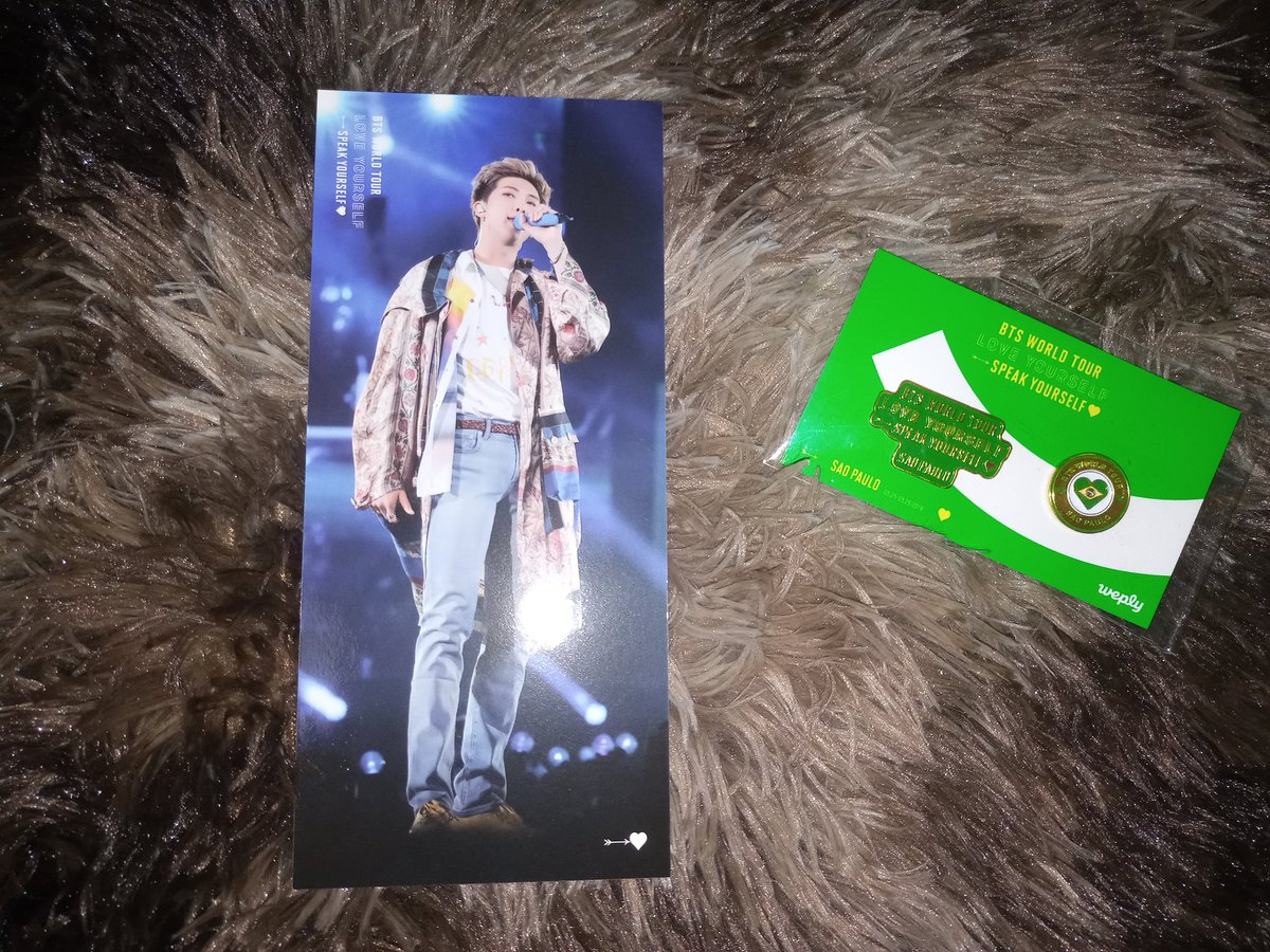 [VENDO]

DVD BTS WORLD TOUR: LOVE YOURSELF - SPEAK YOURSELF EM SÃO PAULO. 

DVDs nunca rodado! Acompanha poster, Bookmark do Namjoon e Pins da pré venda! 

Valor: R$: 680,00 (FRETE INCLUSO POR PAC E FAÇO O ENVIO SEGUNDA-FEIRA 12/07/21)