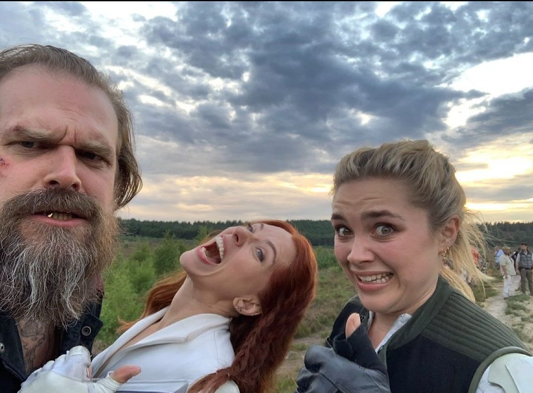 MarvelsContent's tweet photo. the black widow cast remains so iconic https://t.co/X72NzHMVX8
